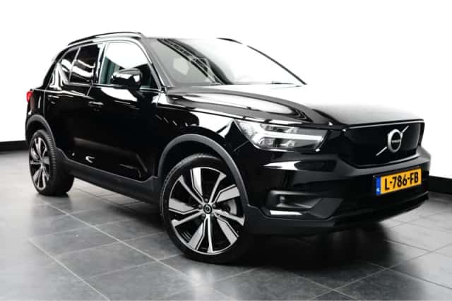 Volvo XC40 (2021) thumbnail 4