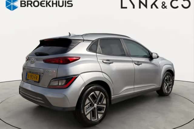 Hyundai Kona (2024) thumbnail 3