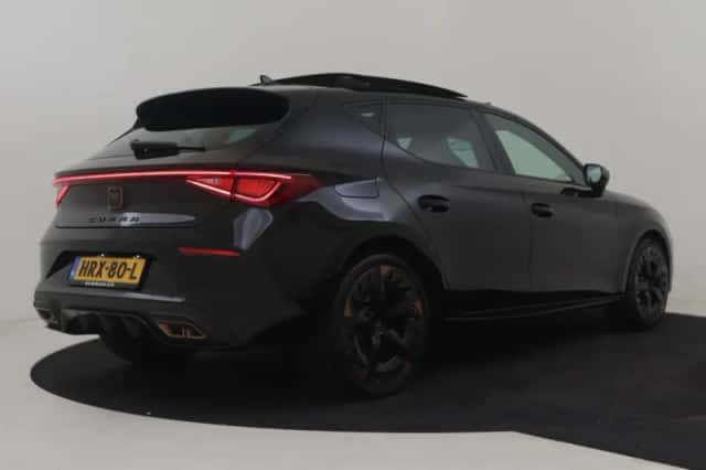 CUPRA Leon (2021) thumbnail 2