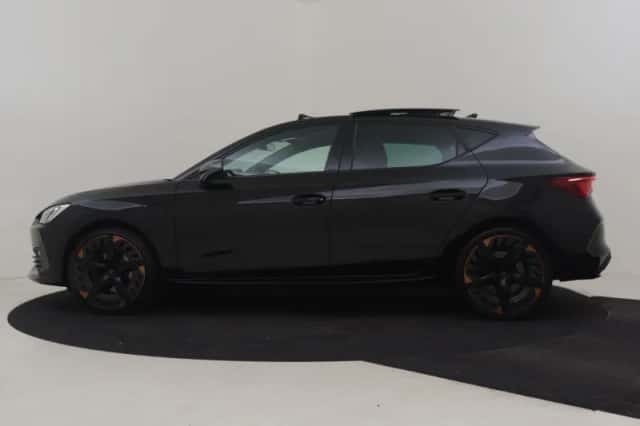 CUPRA Leon (2021) thumbnail 3