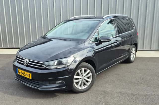 Volkswagen Touran (2018) thumbnail 1
