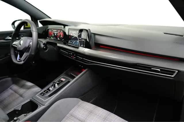 Volkswagen Golf (2020) thumbnail 4