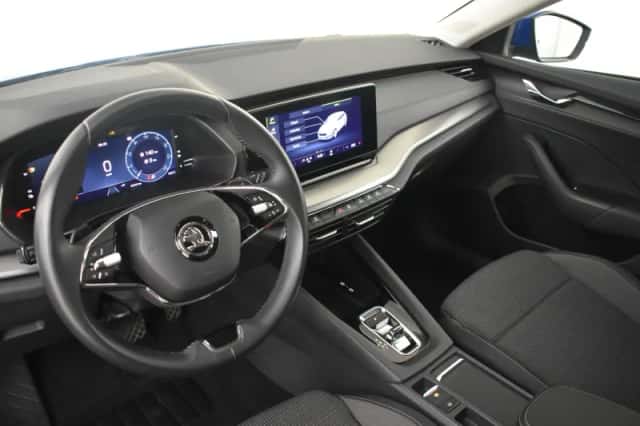 Škoda Octavia (2023) thumbnail 4