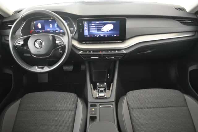 Škoda Octavia (2023) thumbnail 5