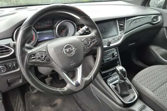 Opel Astra (2017) thumbnail 2
