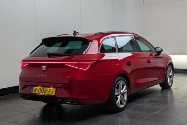 SEAT Leon Sportstourer (2022) thumbnail 3