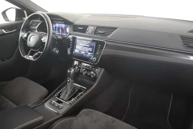Škoda Superb (2023) thumbnail 6