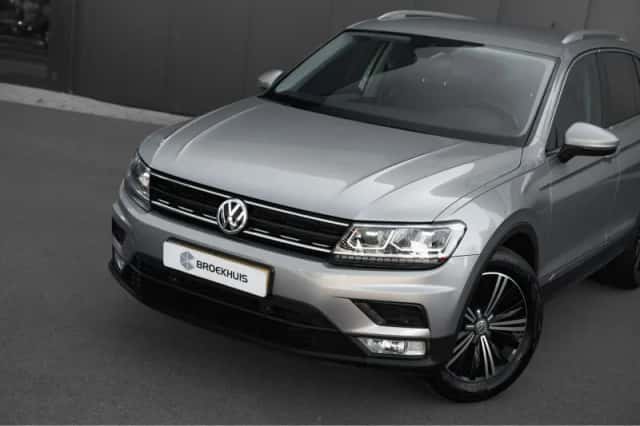 Volkswagen Tiguan (2017) thumbnail 3