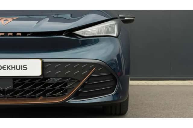 CUPRA Born (2023) thumbnail 3