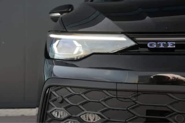 Volkswagen Golf (2025) thumbnail 3