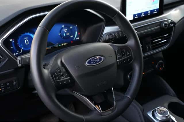Ford Kuga (2023) thumbnail 6