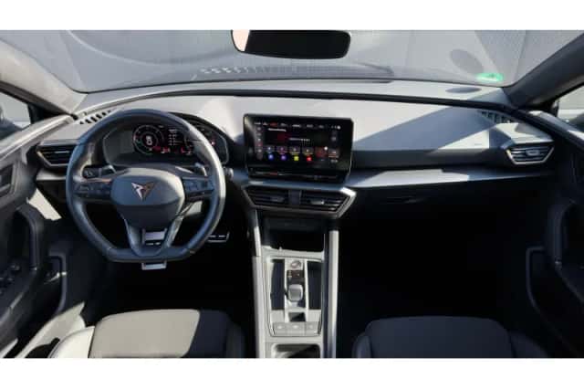 CUPRA Leon (2022) thumbnail 5