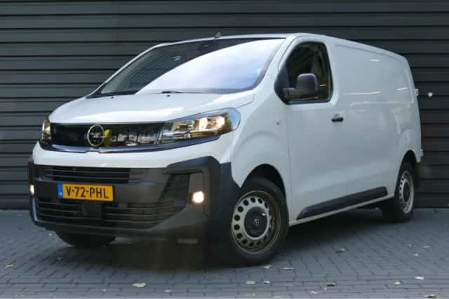 Opel Vivaro (2024) thumbnail 1