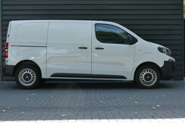 Opel Vivaro (2024) thumbnail 3