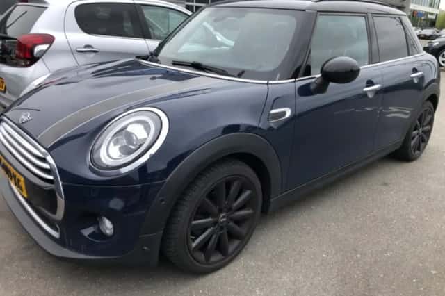 MINI Cooper (2019) thumbnail 1