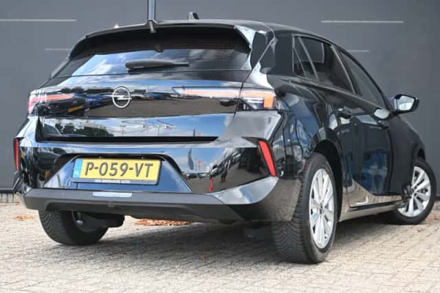 Opel Astra (2022) thumbnail 3
