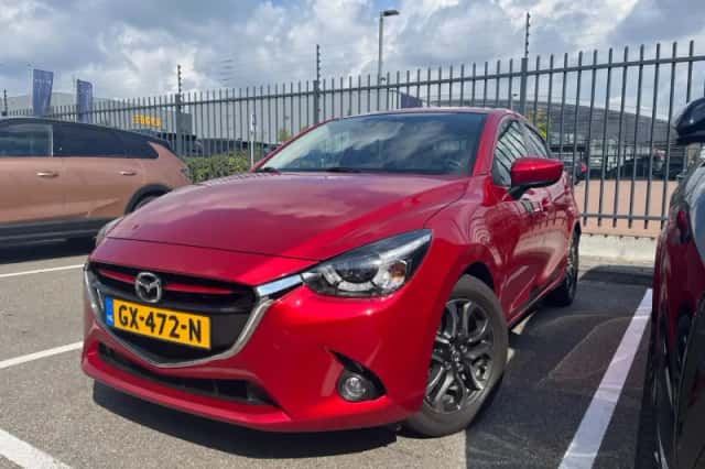 Mazda 2 (2015) thumbnail 1