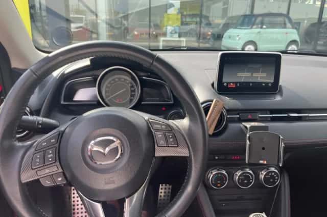 Mazda 2 (2015) thumbnail 5