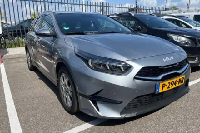 Kia Proceed (2022) thumbnail 2