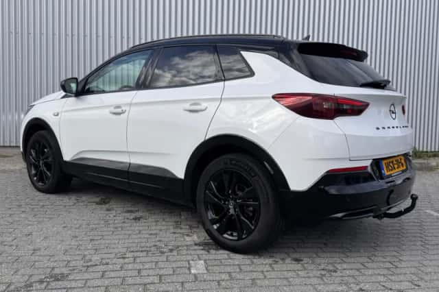 Opel Grandland (2023) thumbnail 3
