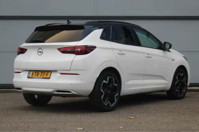 Opel Grandland (2022) thumbnail 2