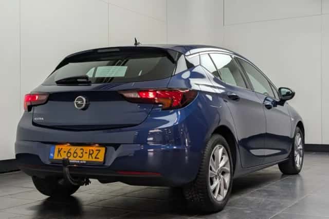 Opel Astra (2021) thumbnail 3