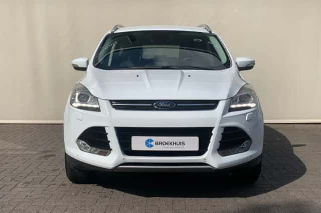 Ford Kuga (2016) thumbnail 2