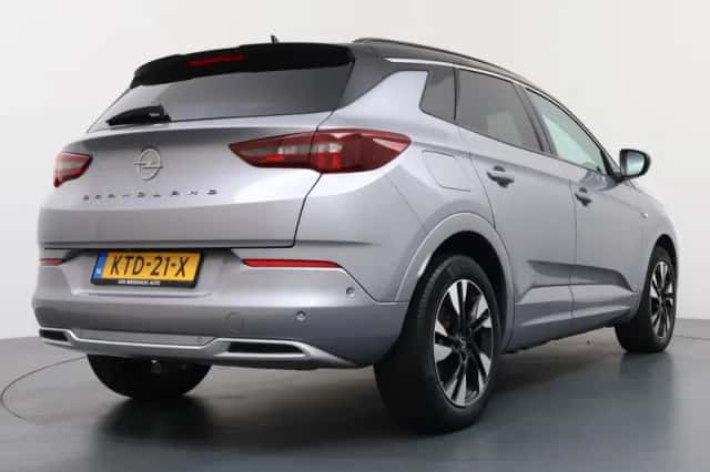 Opel Grandland (2022) thumbnail 2