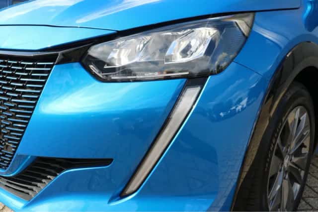 Peugeot e-208 (2021) thumbnail 6