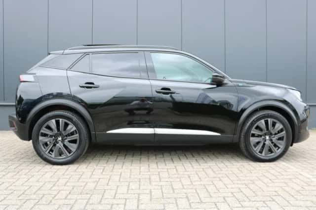 Peugeot e-2008 (2023) thumbnail 4