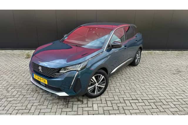 Peugeot 3008 (2023) thumbnail 1