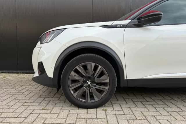 Peugeot 2008 (2021) thumbnail 2