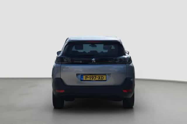 Peugeot 5008 (2022) thumbnail 4