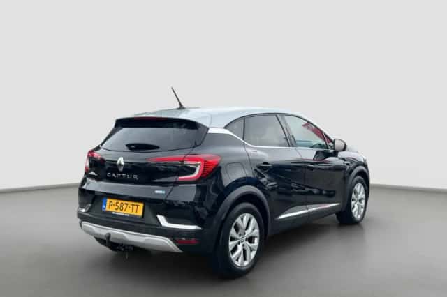 Renault Captur (2022) thumbnail 5