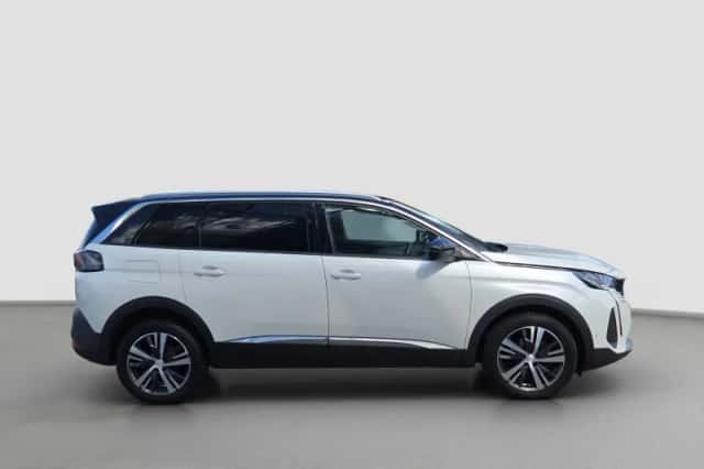 Peugeot 5008 (2021) thumbnail 4