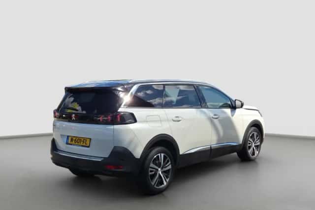 Peugeot 5008 (2021) thumbnail 5