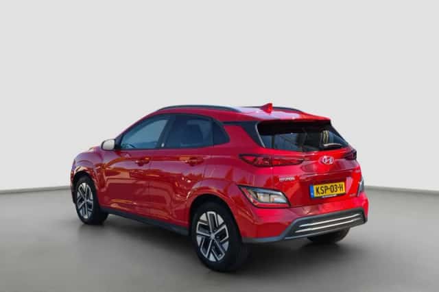 Hyundai Kona (2022) thumbnail 3