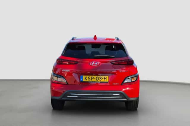 Hyundai Kona (2022) thumbnail 4