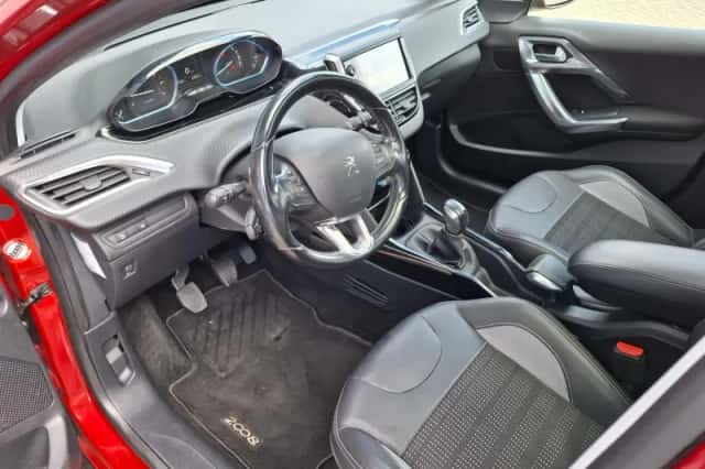 Peugeot 2008 (2018) thumbnail 5