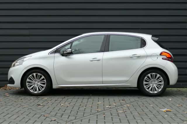Peugeot 208 (2017) thumbnail 2