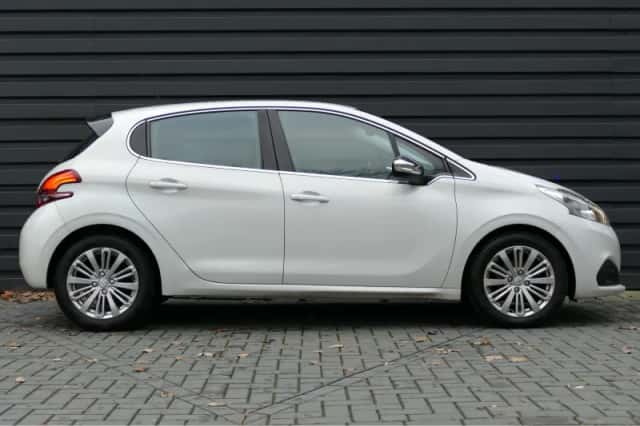 Peugeot 208 (2017) thumbnail 3