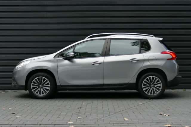 Peugeot 2008 (2016) thumbnail 2