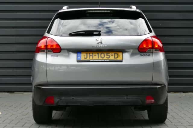 Peugeot 2008 (2016) thumbnail 5
