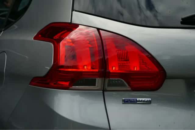 Peugeot 2008 (2016) thumbnail 6