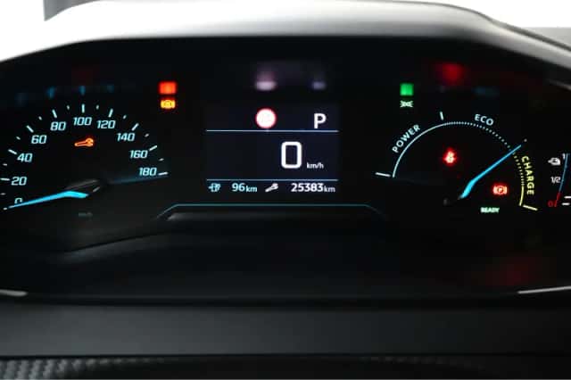 Peugeot e-208 (2024) thumbnail 3