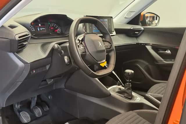 Peugeot 2008 (2020) thumbnail 2