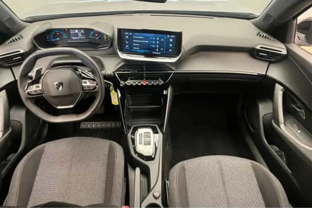 Peugeot 2008 (2025) thumbnail 3
