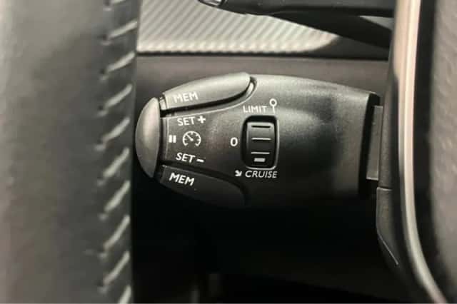 Peugeot 2008 (2025) thumbnail 4