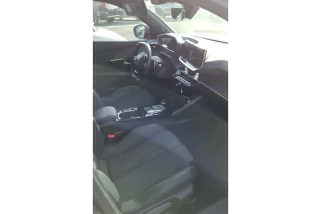 Peugeot 2008 (2024) thumbnail 2