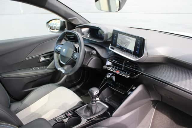 Peugeot 208 (2021) thumbnail 3